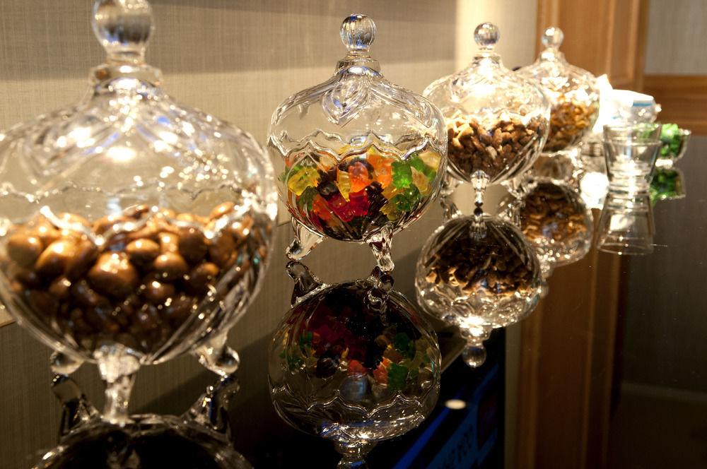 The Sherwood Тайпей Екстериор снимка A candy buffet